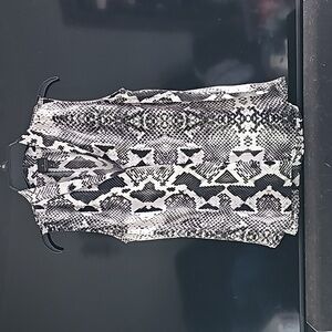 Worthington Sleeveless Button up blouse